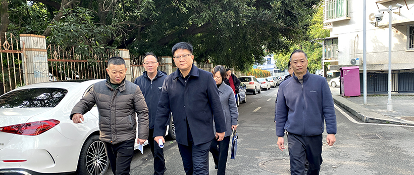 ���쵼�������������Ŀ�չ����ǰ��ȫ����������߷�ο�ʻ